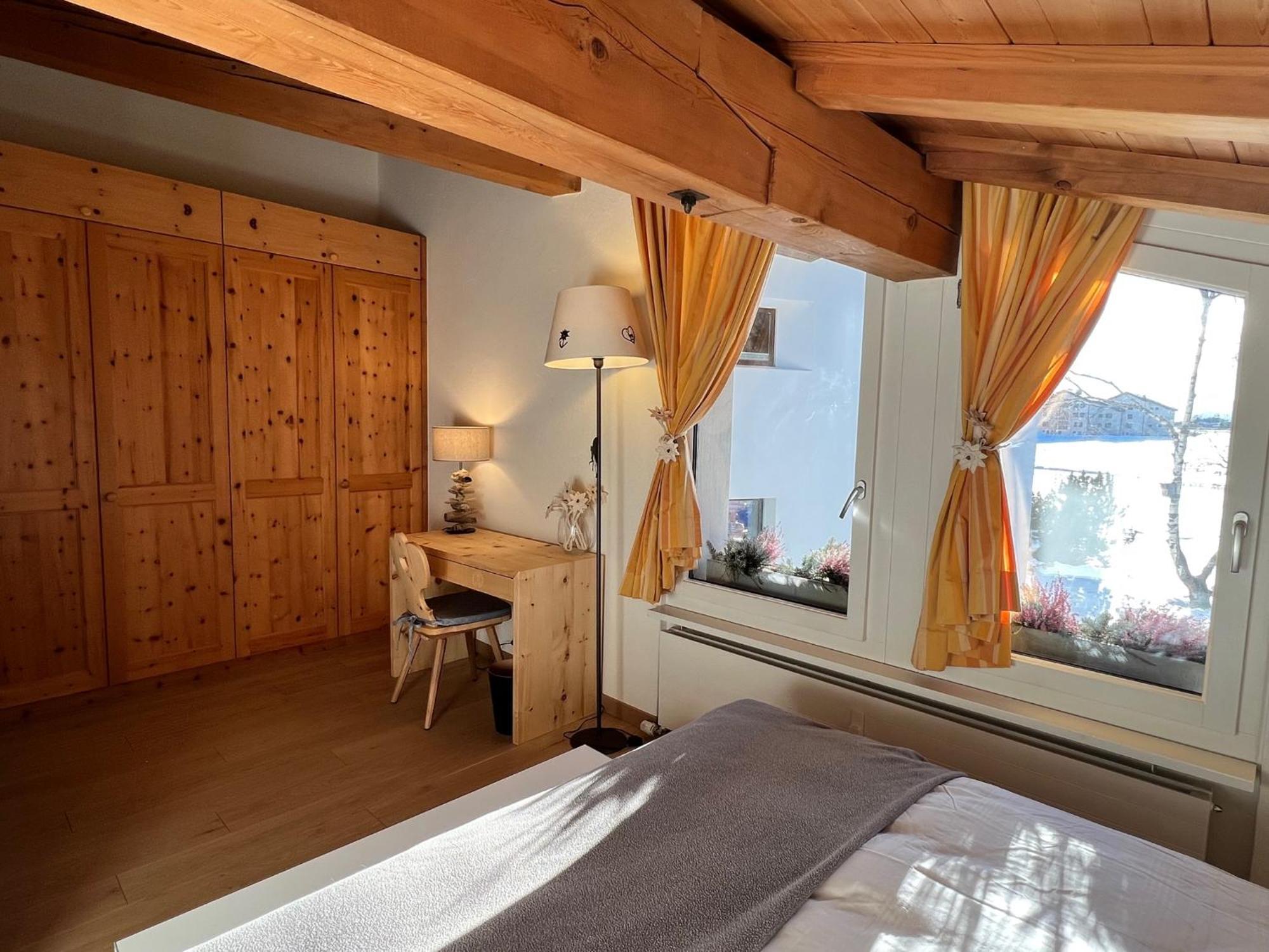 Chesa Suot Ovas Apartman Sils Maria Szoba fotó